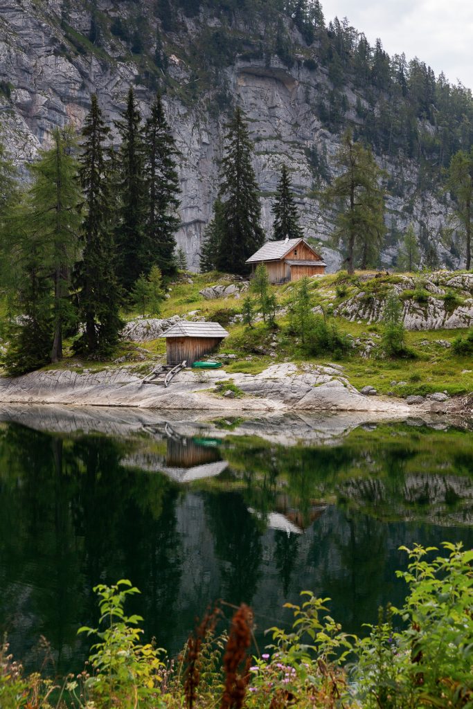Gut gestärkt streifen wir an den Seen vorbei und nutzen die Spiegelungen und die besondere Farbe der Seen für ausgefuchste Landschaftsfotos.