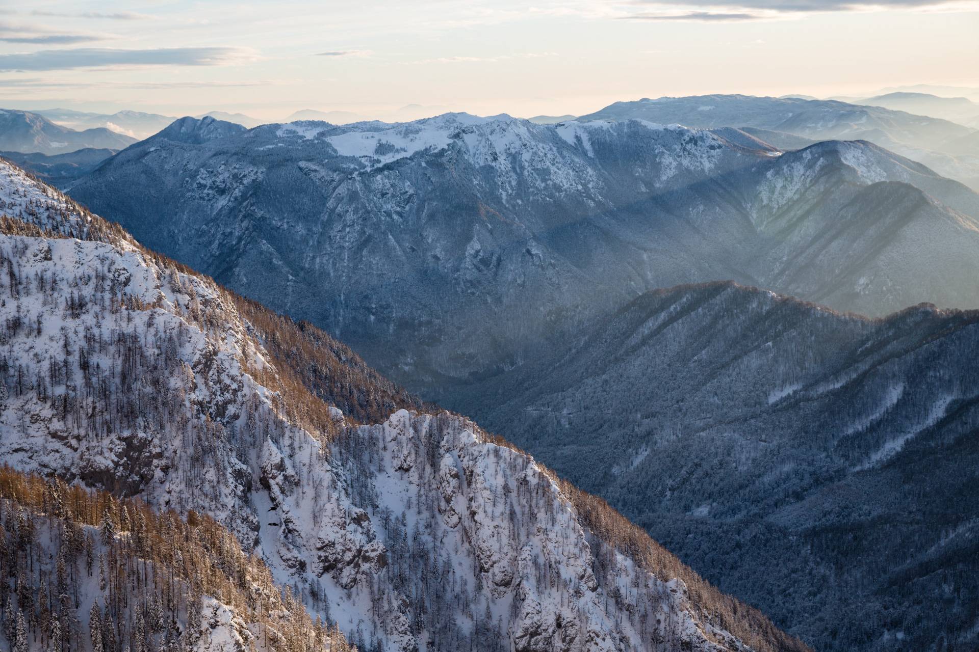 Um deinen Bergfotos das besondere Extra zu verleihen, zahlt es sich aus, vor der Sonne aufzustehen.