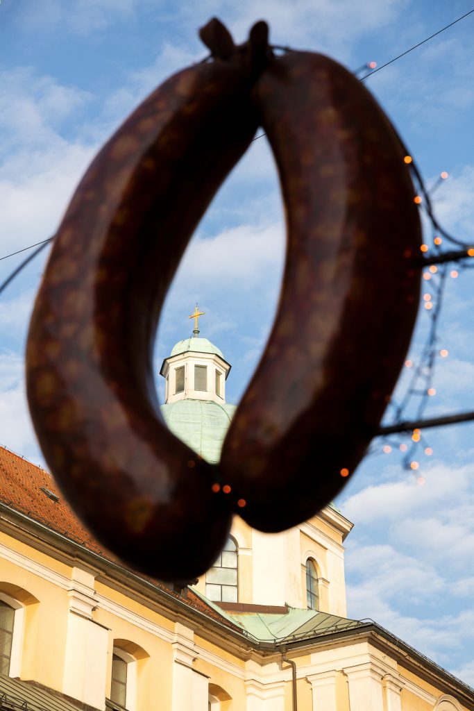 Auf unseren Fotostreifzügen in Ljubljana kommen wir an den beliebtesten Köstlichkeiten des Landes vorbei.