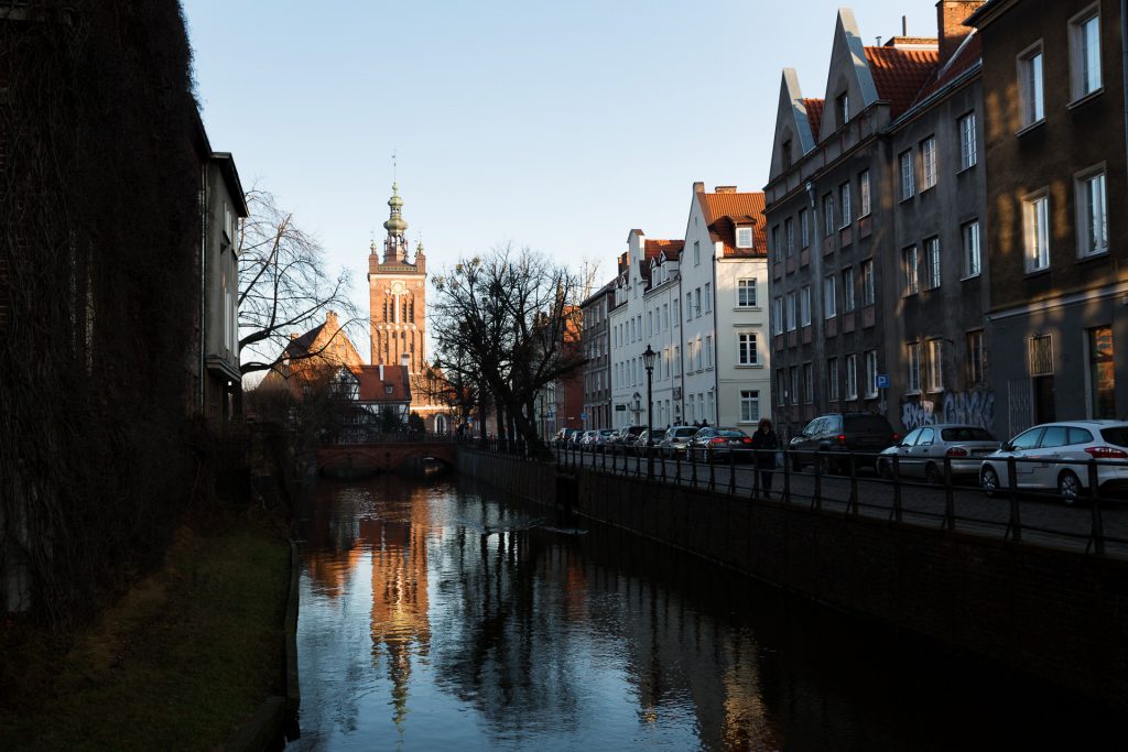 Wir beschäftigen uns mit den Lichtstimmungen des Tages und wie du den Sonnenverlauf für besonders ausgefuchste Motive und Effekte zu deinem Vorteil nutzt.