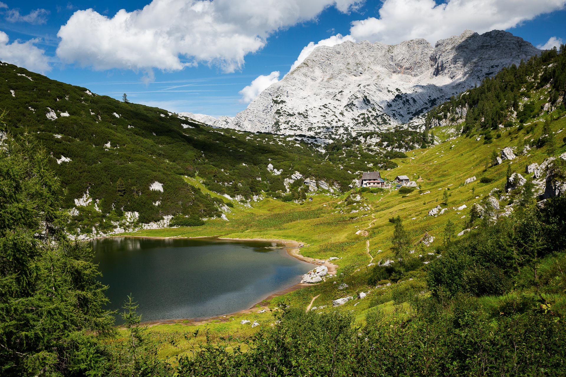 DIE FOTOFÜCHSE Foto Locations Salzkammergut. Die Pühringerhütte liegt auf einer Alm wie aus einem Bilderbuch.