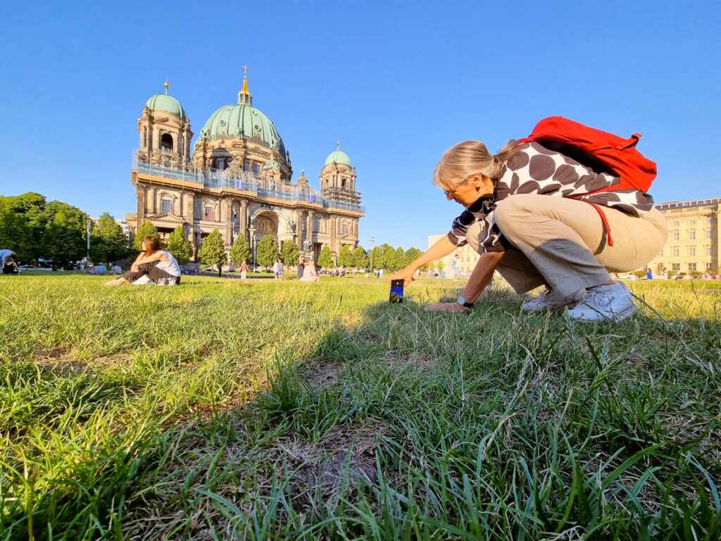 Spiele dich mit der Perspektive und lerne deine Handykamera kennen.