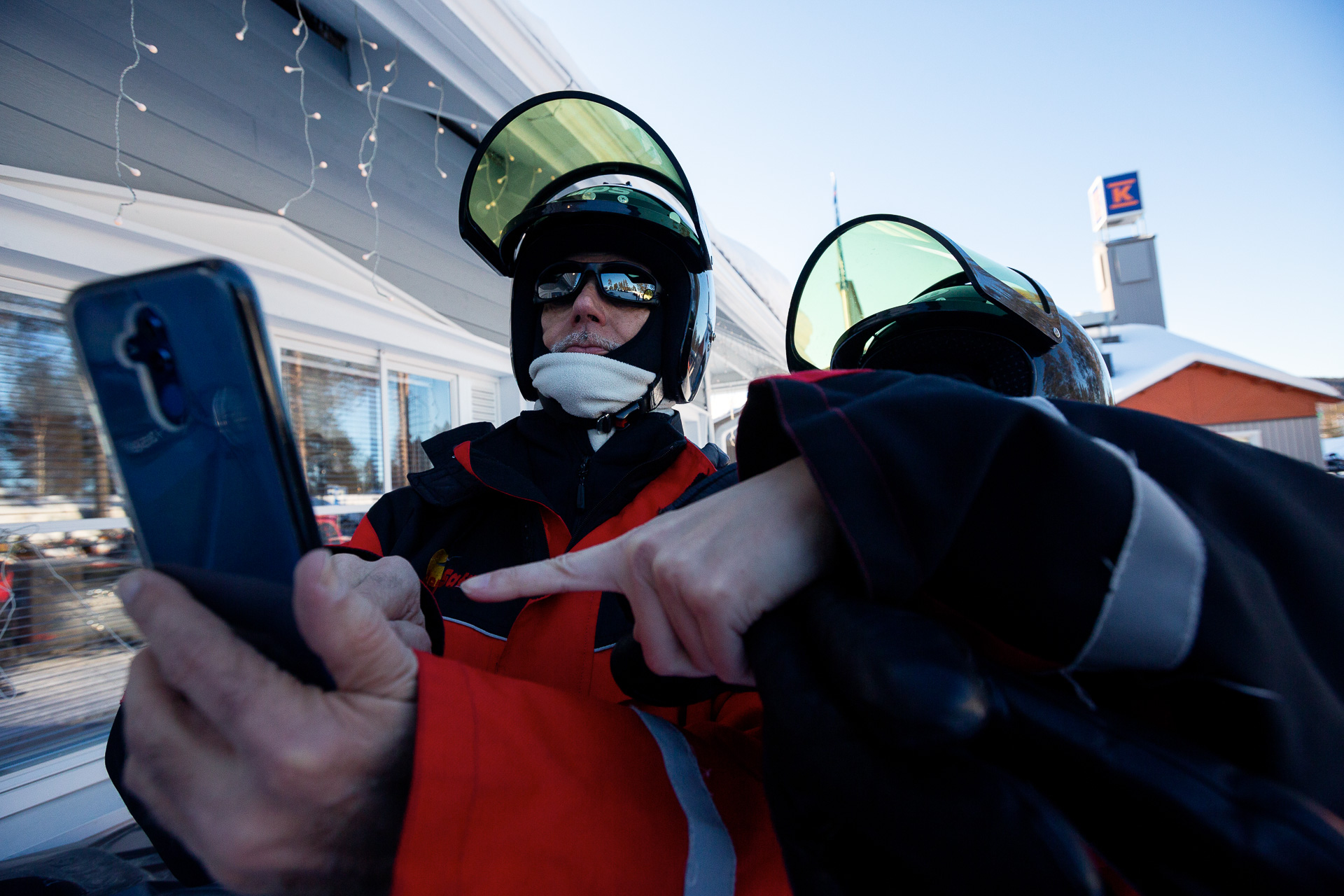 Mit der Kamera und der Handy-Kamera unterwegs auf Fotoreise. Wir stehen dir mit passenden Tipps zur Seite.