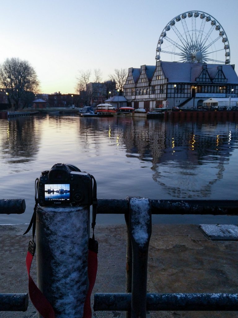 Bei unserer Fotoreise in Danzig Vor der Sonne aufstehen und im Hafen das erste Morgenlicht in Szene setzen. Danach wartet natürlich bereits das Frühstück.