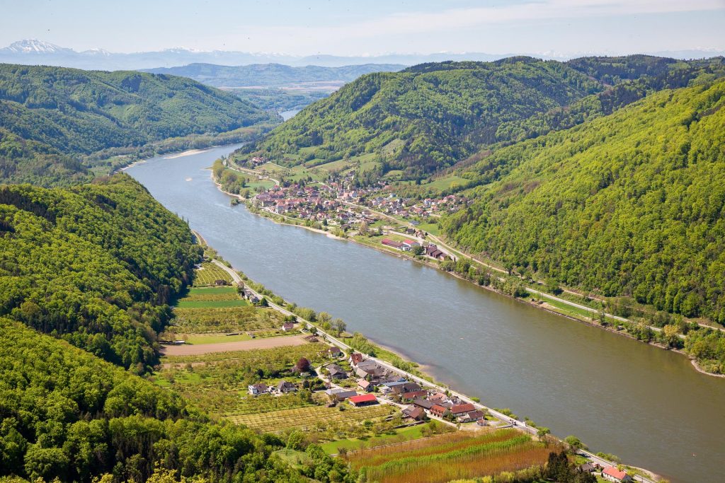 Bei gutem Wetter reicht der Blick bis zum Ötscher und ins Tote Gebirge.