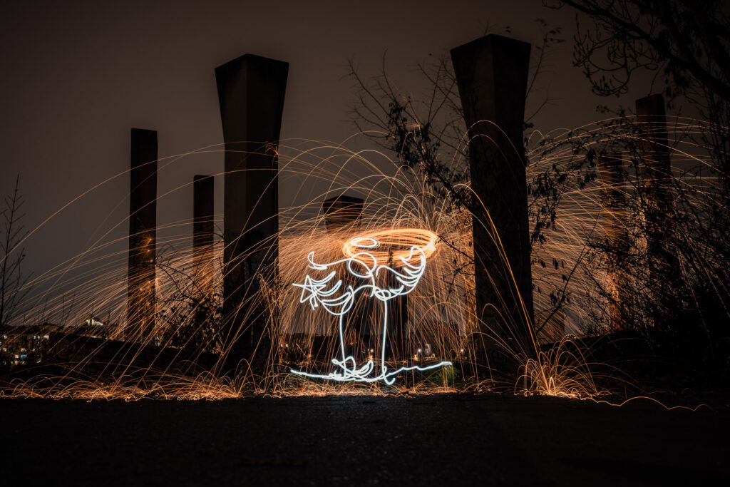 Weihnachtliche Lichtmalerei Motive kannst du mit Stahlwolle und einer Taschenlampe auf deine Fotos bannen. 30 Sekunden · Blende 10 · ISO 50