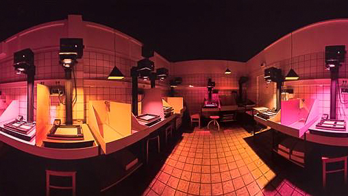 Entwickle deinen analogen Film und belichte ihn auf Papier.