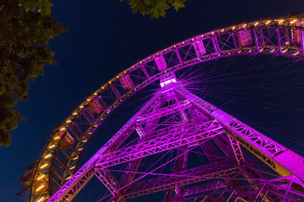 Das Riesenrad fotografieren wir in der Blauen Stunde.