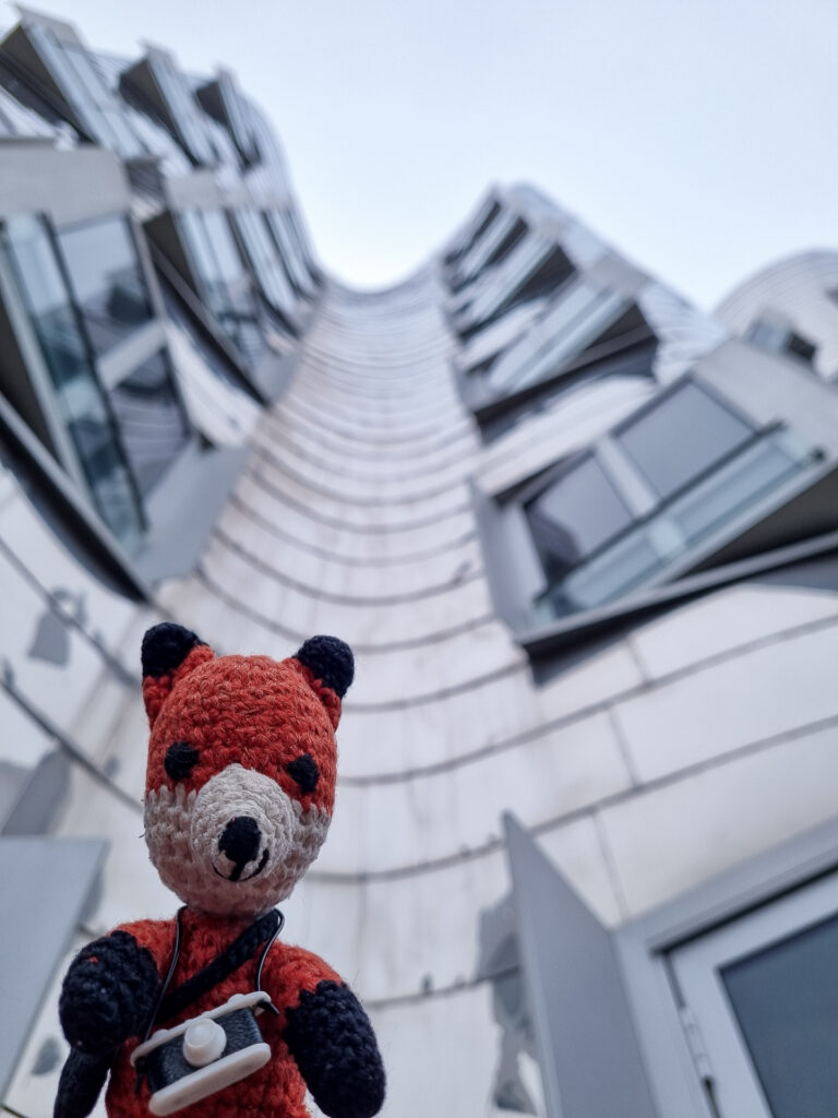 Finn der Fotofuchs steht dir jederzeit mit Tipps und Trick, aber auch als Fotomodel zur Seite.