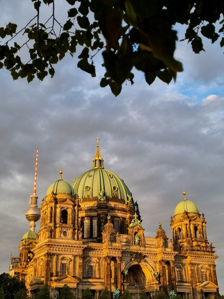 Beim Handyfotokurs Architekturfotografie Berlin erwartet dich ein abwechslungsreiches fotografisches Programm an ausgewählten Fotoplätzen. ​
