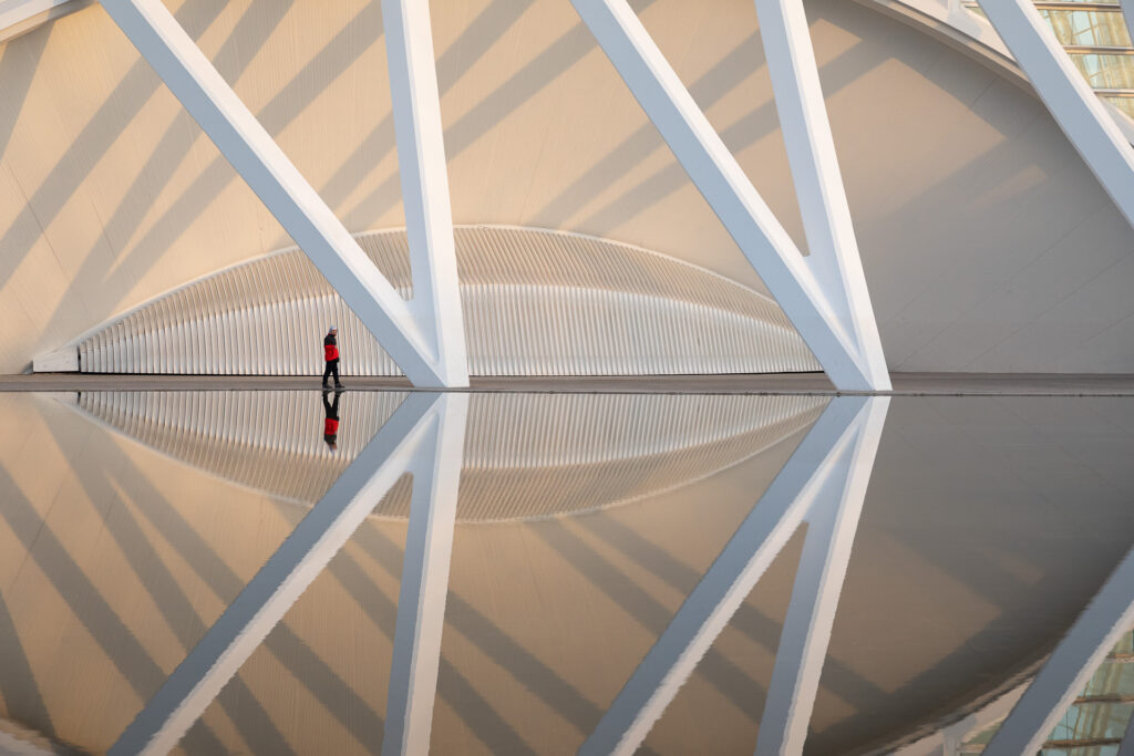 Wir zeigen dir viele Tipps & Tricks, wie du Architekturfotos mit deiner Kamera inszenierst.
