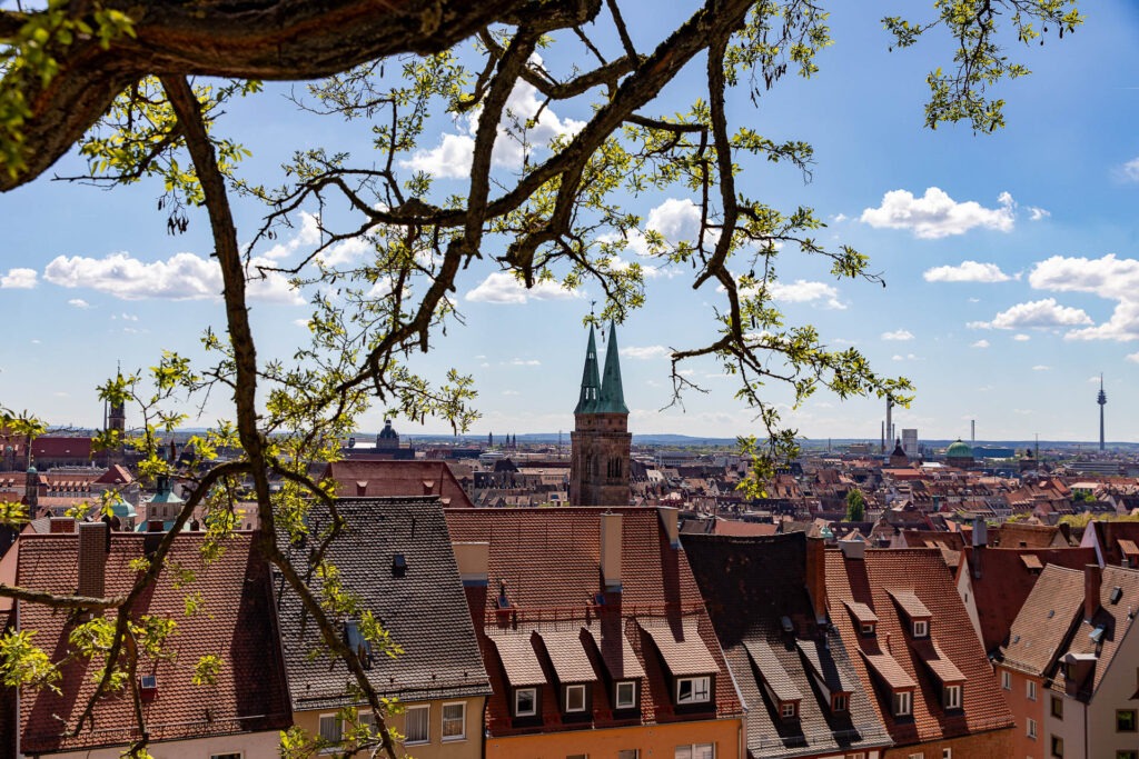Hoch oben auf der Kaiserburg wartet ein spektakulärer Ausblick auf dich.