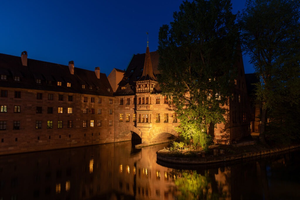 Nach Sonnenuntergang nutzen wir die Blaue Stunde für Langzeitbelichtungen.