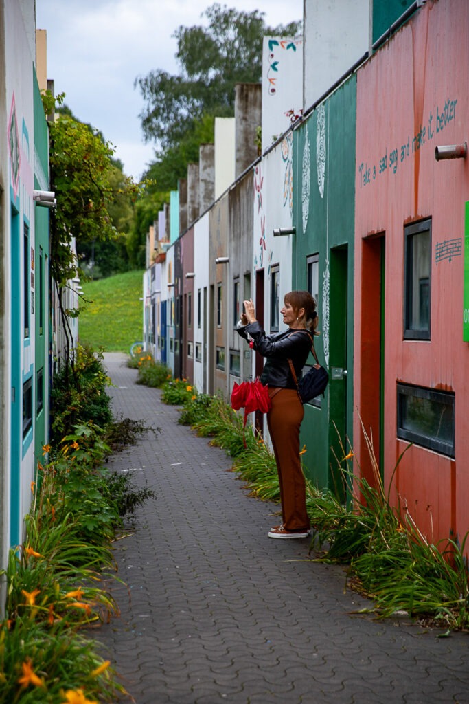 Komm mit deinem iPhone oder deinem Android Smartphone.