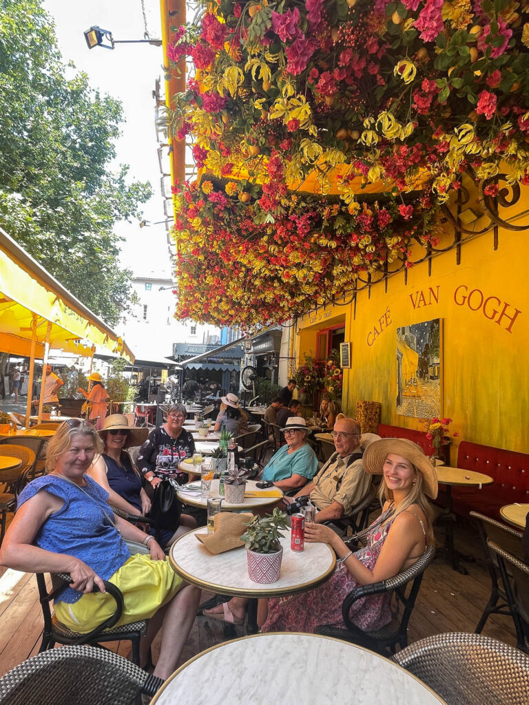 Im berühmten Café van Gogh machen wir eine gemütliche Mittagspause.